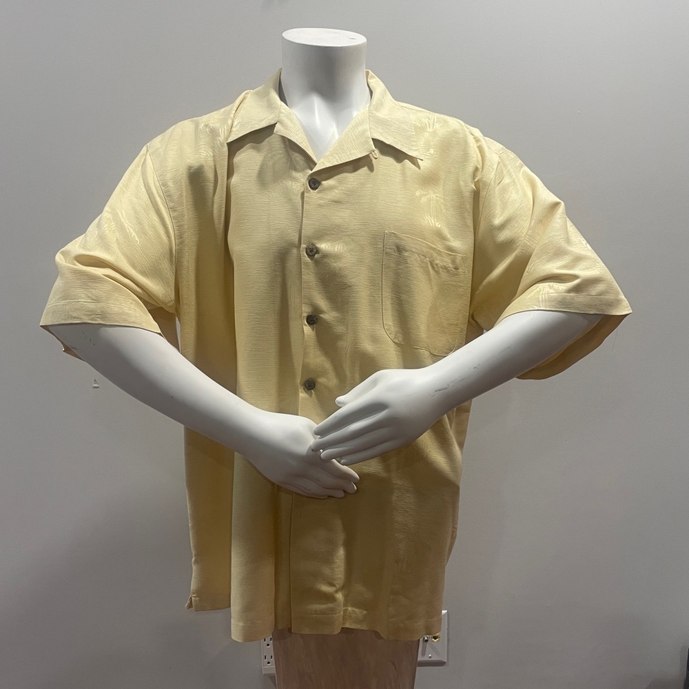 Tommy Bahama.  💯 % silk